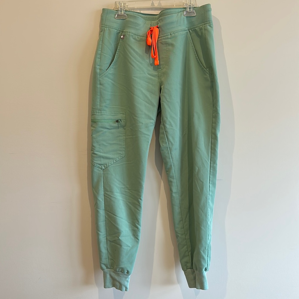 Figs Seafoam Scrubs